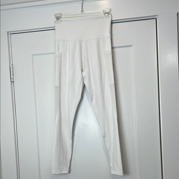 Aerie offline 7/8 inches hi-rise White High-Waisted Leggings size medium. - Picture 1 of 7